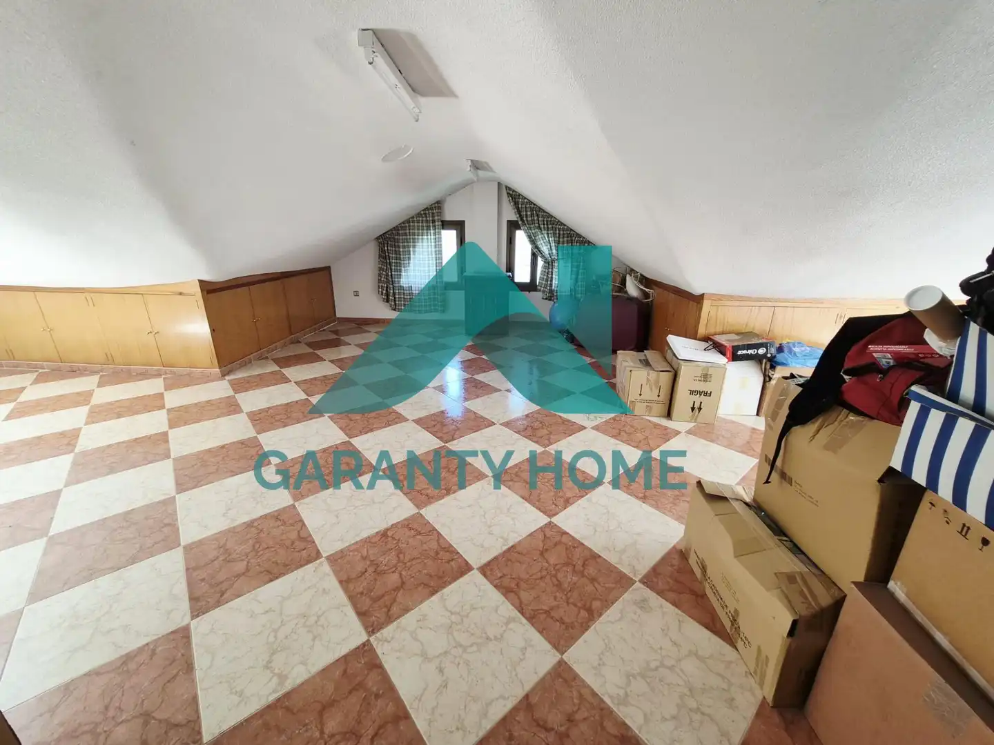 Houses for sale in Cáceres  with Air Conditioner, Heating and Private garden