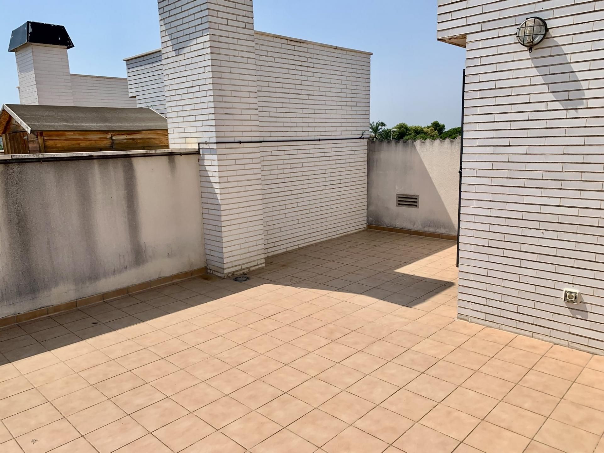 Terrassa de Casa adosada en venda en Benicasim / Benicàssim amb Alarma