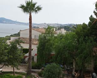 Vista exterior de Edifici en venda en Altea