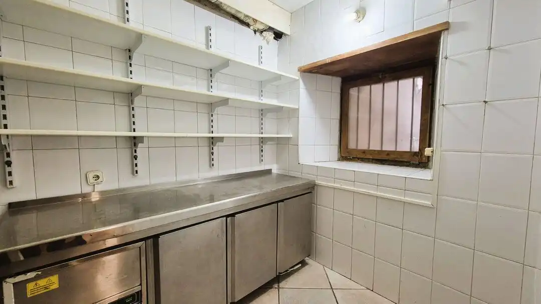 Local comercial de lloguer a Casco Antiguo, imagen 12