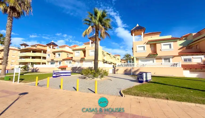Exterior view of Detached homes for sale in La Manga del Mar Menor  with Air Conditioner, Heating and Private garden