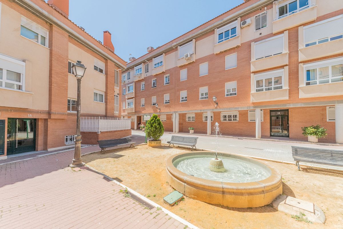 Vista exterior de Pis en venda en Boadilla del Monte amb Calefacció i Moblat