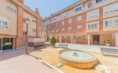 Vista exterior de Pis en venda en Boadilla del Monte amb Calefacció i Moblat