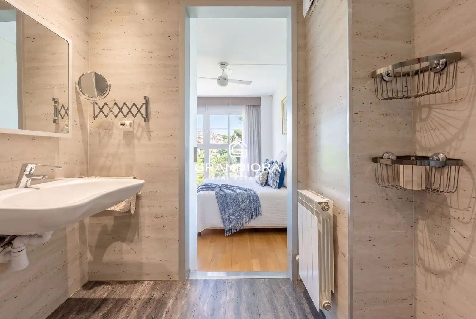 Badezimmer von Maisonette zur Miete in Sant Andreu de Llavaneres mit Klimaanlage, Terrasse und Schwimmbad