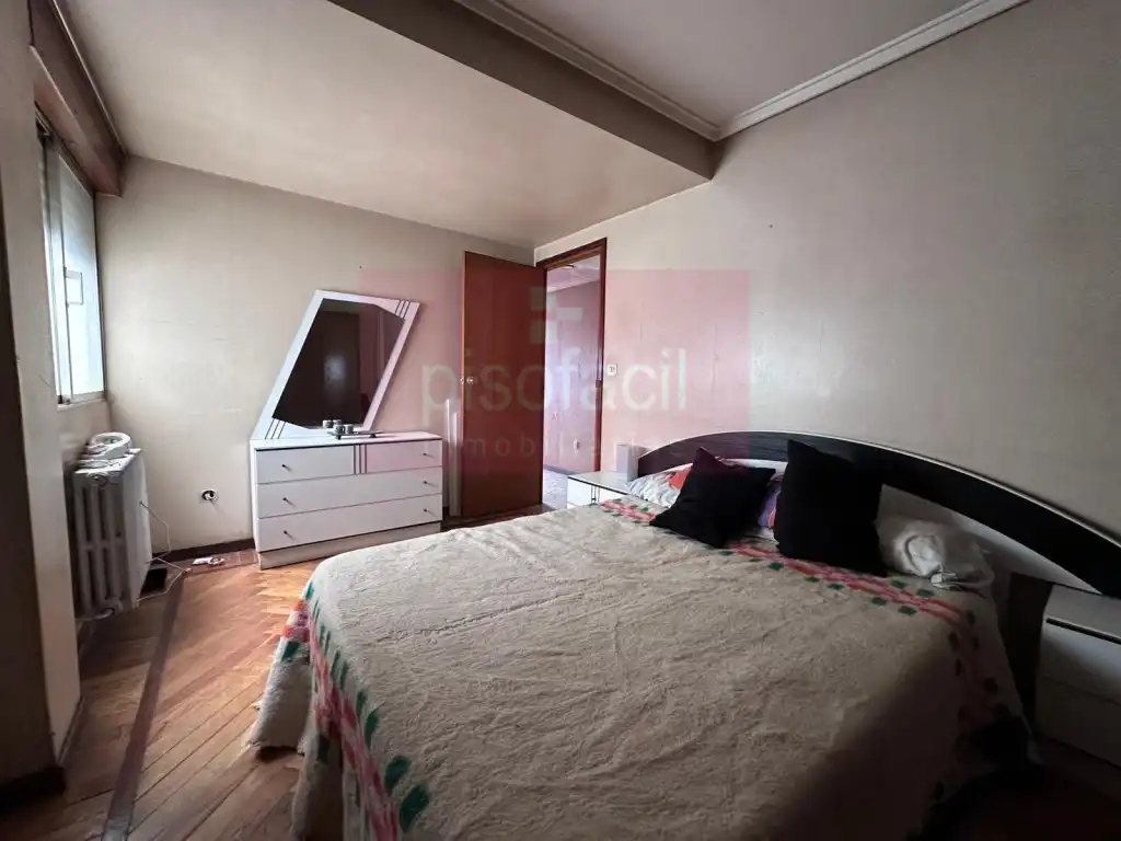 Schlafzimmer von Wohnung zum Verkauf in Lugo