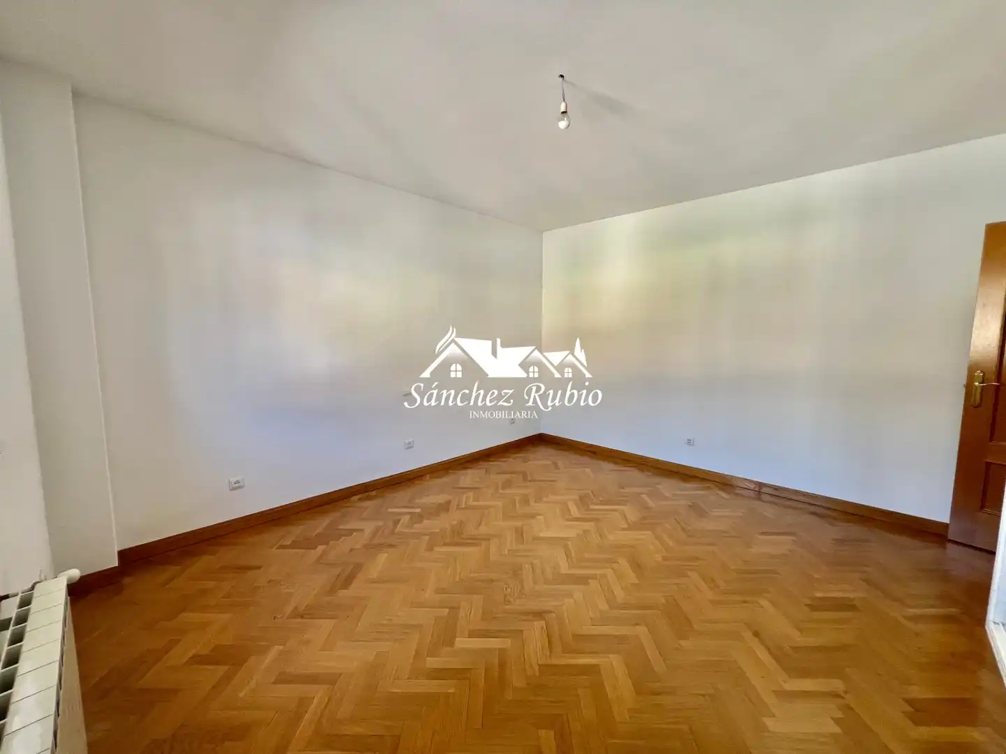 Dormitori de Casa adosada en venda en Galapagar amb Calefacció, Jardí privat i Parquet