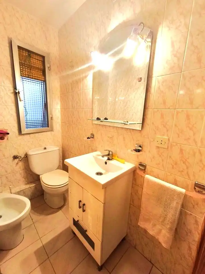 Baño de Piso en venta en Madrid con Calefacción, Parquet y Terraza