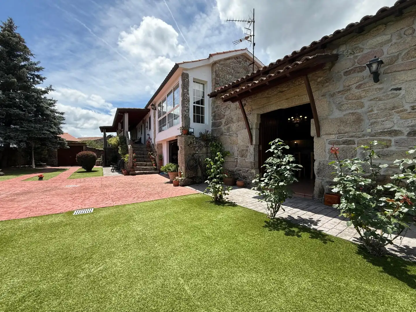 Vista exterior de Casa o chalet en venta en San Amaro con Calefacción, Jardín privado y Parquet