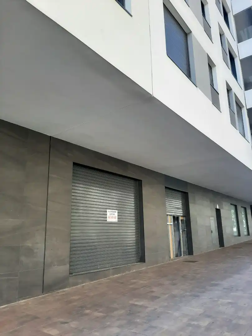Vista exterior de Local de alquiler en Mataró