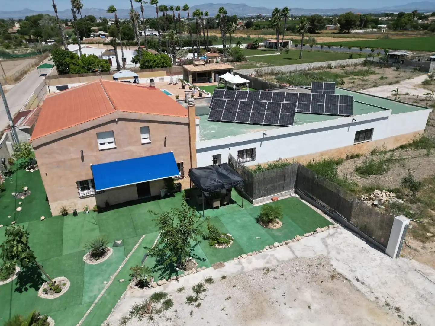Garden of Houses for sale in Dolores  with Air Conditioner, Heating and Swimming Pool