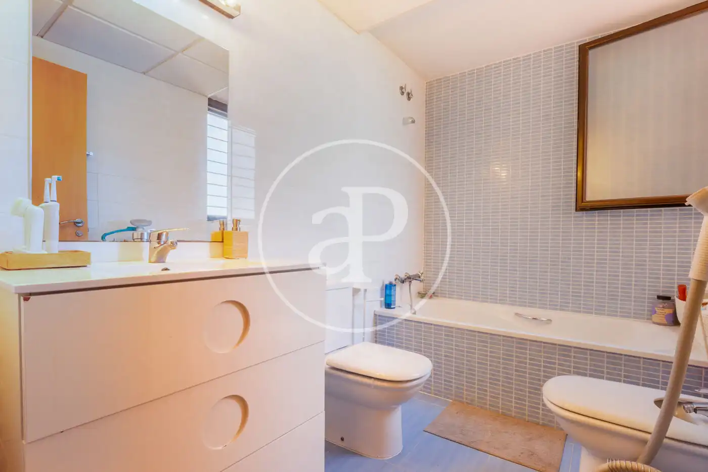 Bathroom of Flat for rent in Torre en Conill - Cumbres de San Antonio 