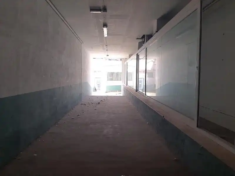 Fabrikhallen zum Verkauf in L'Hospitalet de Llobregat mit Heizung und Alarm
