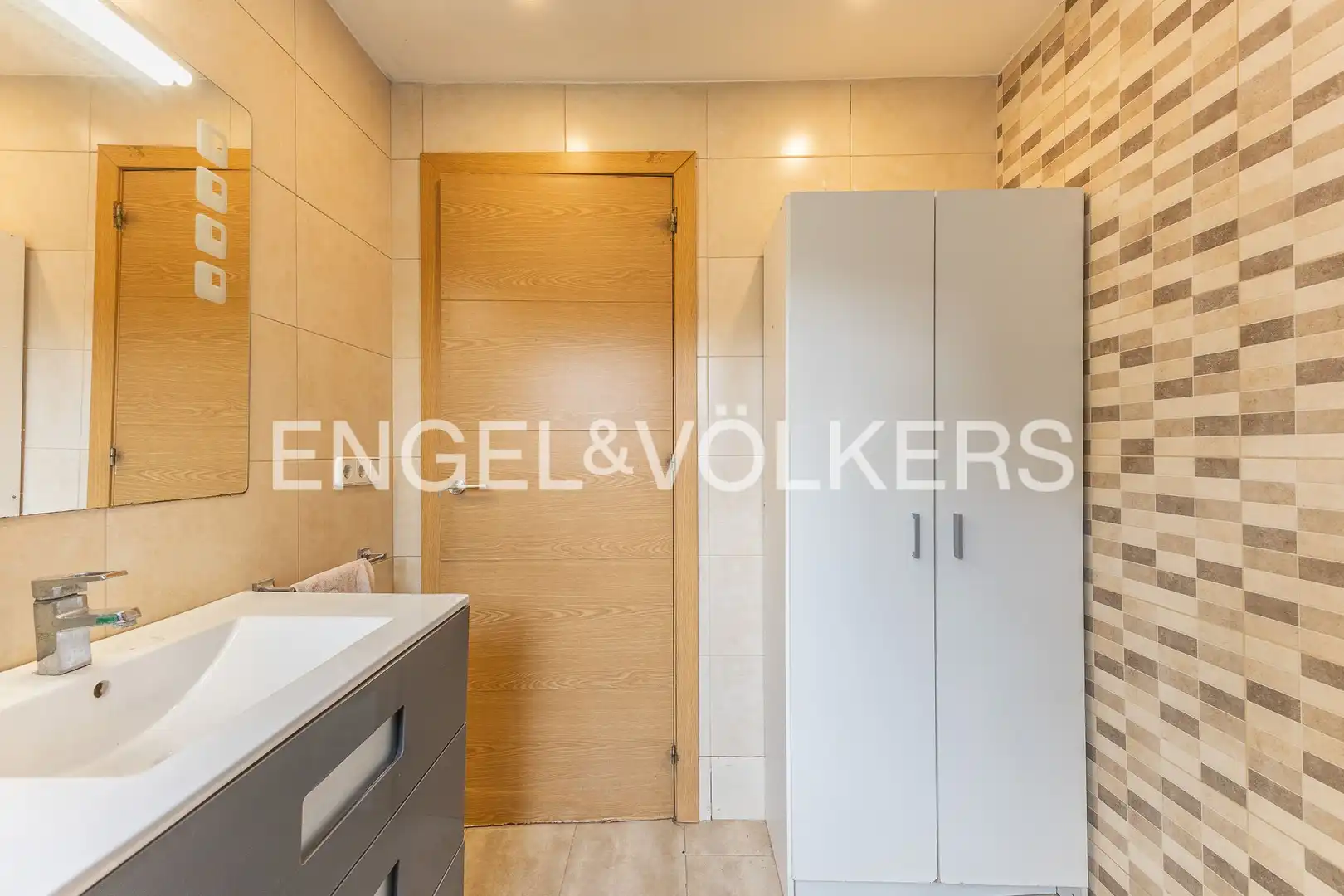 Baño de Casa o chalet en venta en Palau-solità i Plegamans con Aire acondicionado, Calefacción y Jardín privado