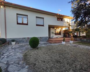 Vista exterior de Casa o xalet en venda en Canovelles amb Aire condicionat i Terrassa