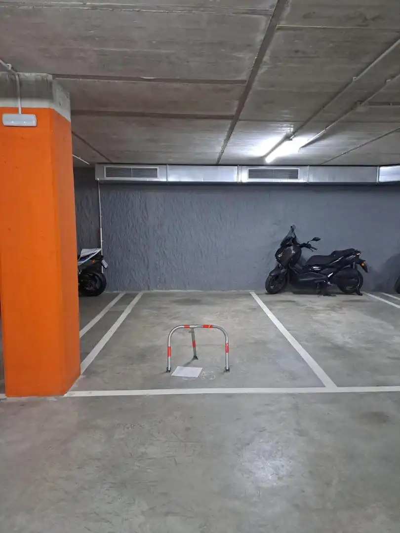 Aparcament de Garatge en venda en Cornellà de Llobregat