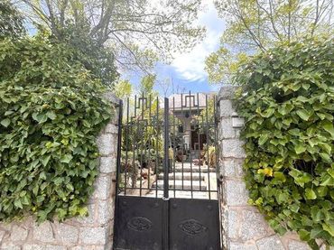 Casa amb jardí en venda a Avenida Olmos 4