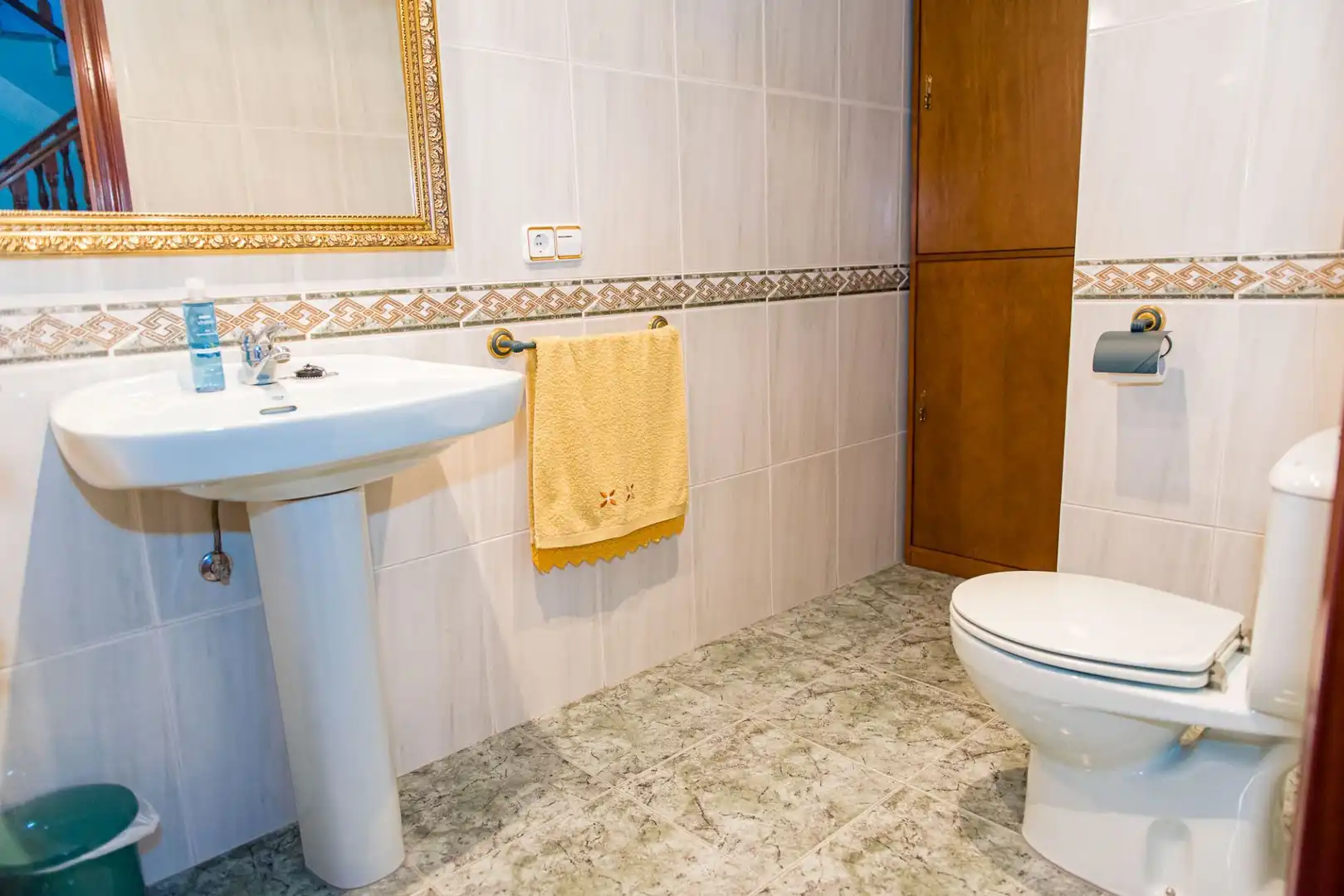 Bathroom of Houses for sale in Torre del Bierzo  with Air Conditioner, Heating and Private garden