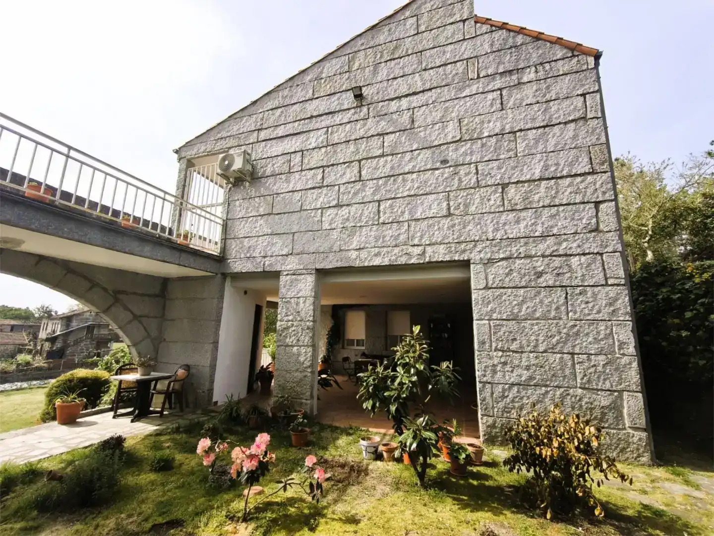Vista exterior de Casa o xalet en venda en Amoeiro amb Aire condicionat, Piscina i Balcó