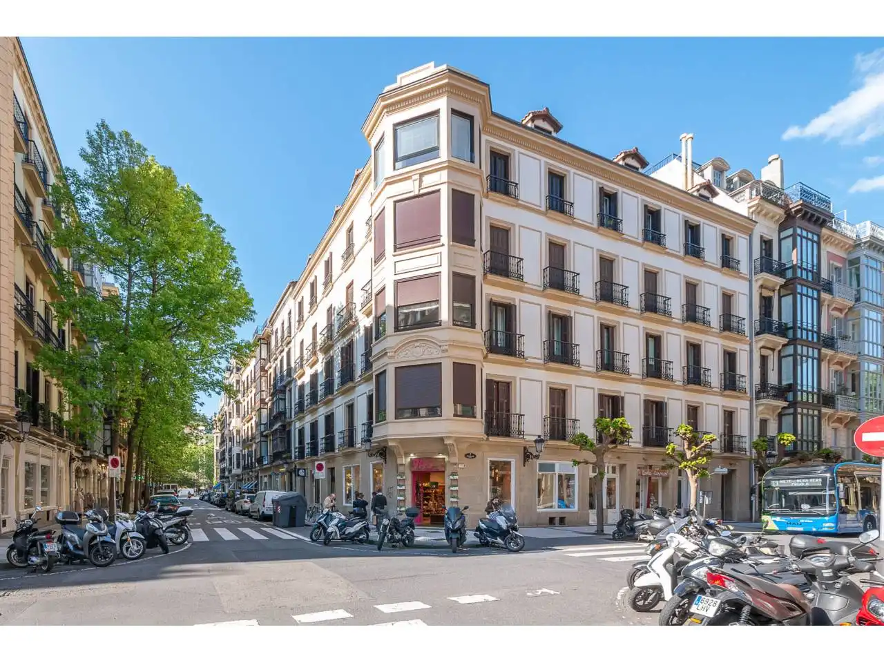 Außenansicht von Wohnung zum Verkauf in Donostia - San Sebastián  mit Heizung und Terrasse