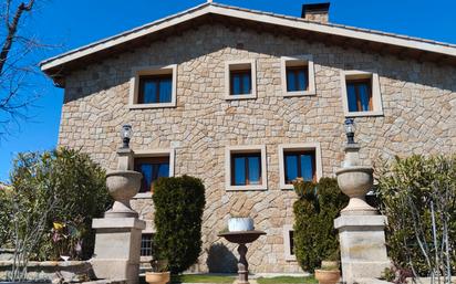 Vista exterior de Casa o xalet en venda en El Escorial amb Aire condicionat, Calefacció i Jardí privat