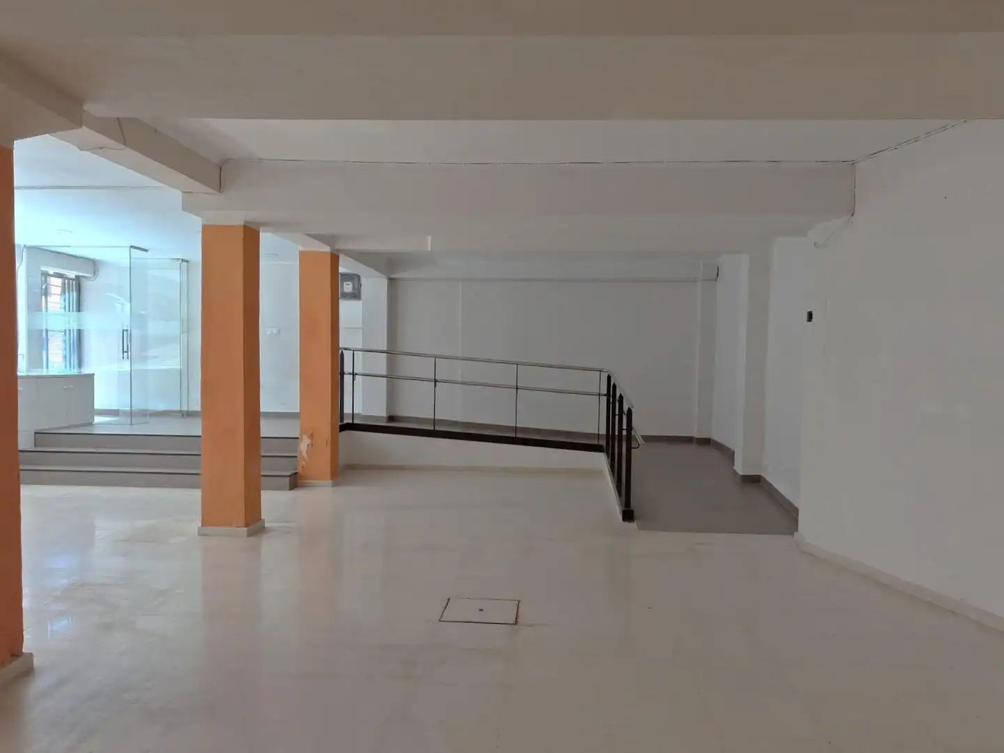 Gewerbefläche zum Verkauf in Avenida GENERAL PEREYRA 21, imagen 3