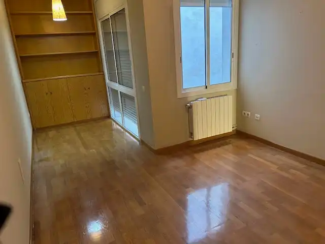 Piso en venta en Barcelona con Aire acondicionado, Calefacción y Balcón