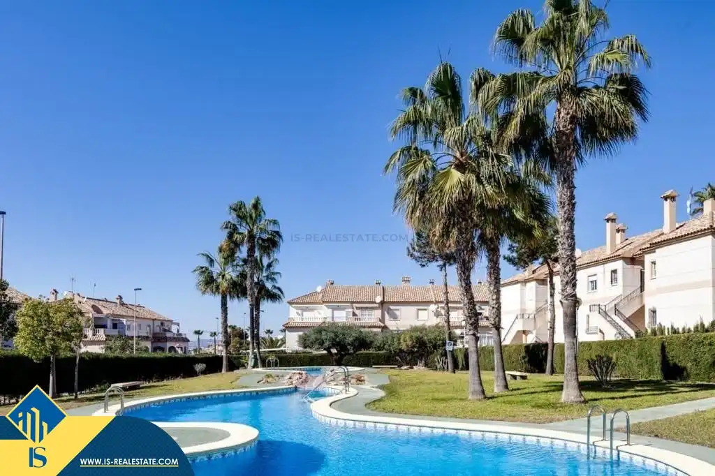 Villa avec piscine à vendre à Nueva Torrevieja - Aguas Nuevas