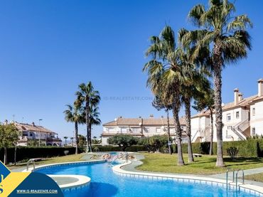 Villa avec piscine à vendre à Nueva Torrevieja - Aguas Nuevas