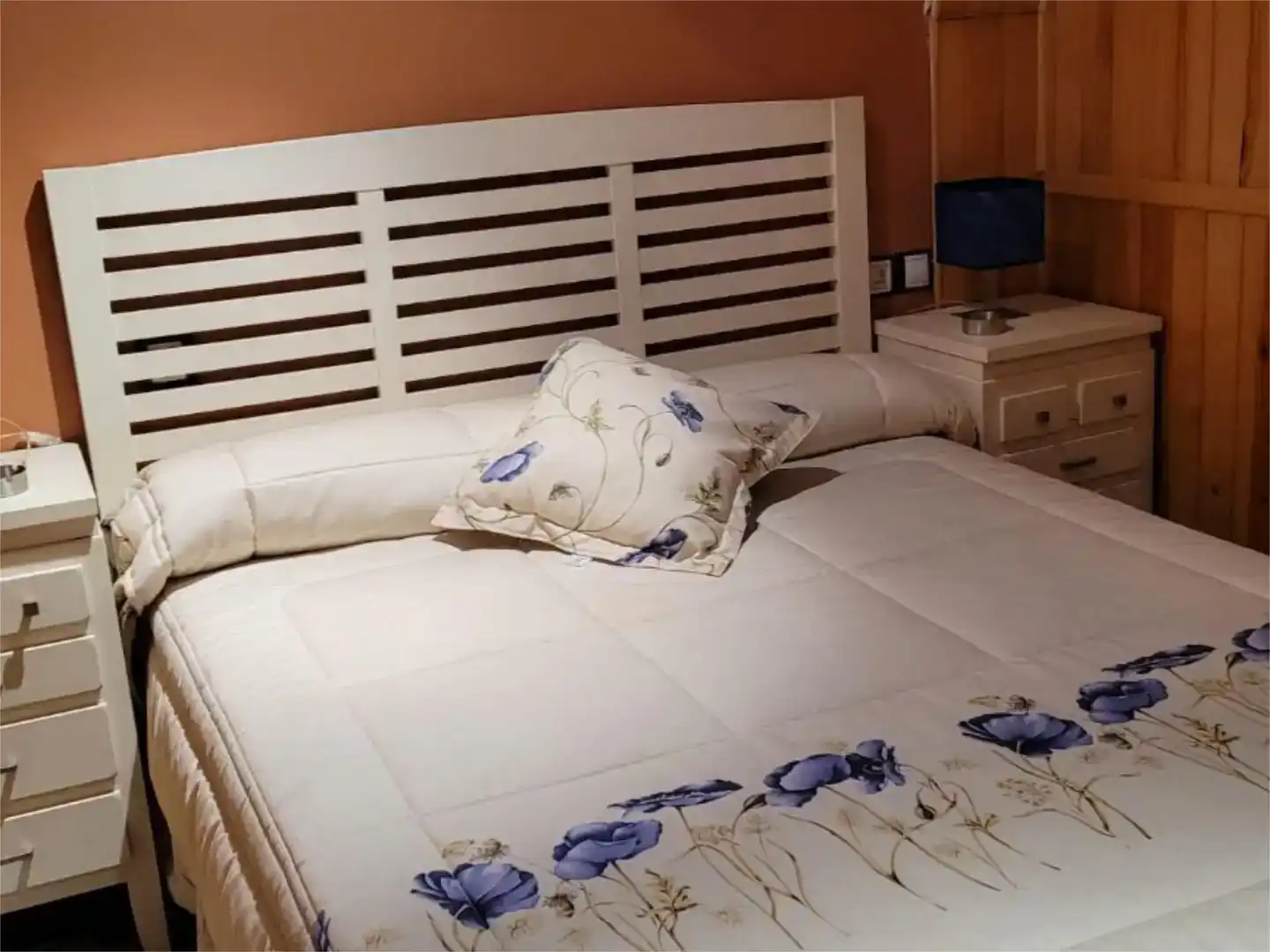 Schlafzimmer von Fabrikhallen zum Verkauf in Vicién