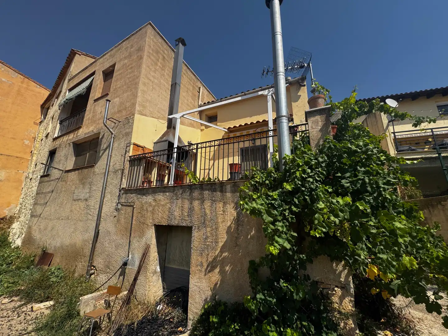 Exterior view of Country homes for sale in Cretas  with Heating, Private garden and Terrace