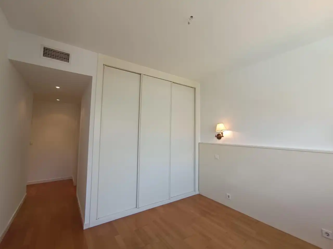 Bedroom of Flat for sale in Madrid  with Air Conditioner, Heating and Terrace
