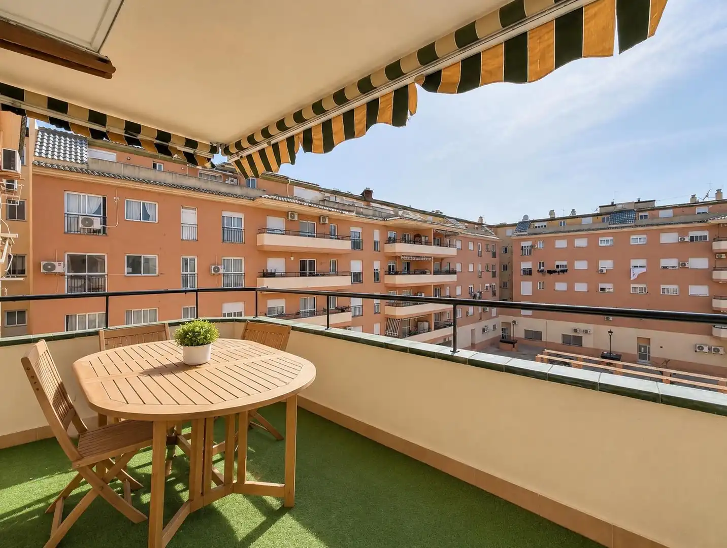 Terraza de Piso en venta en Manilva con Terraza, Trastero y Horno