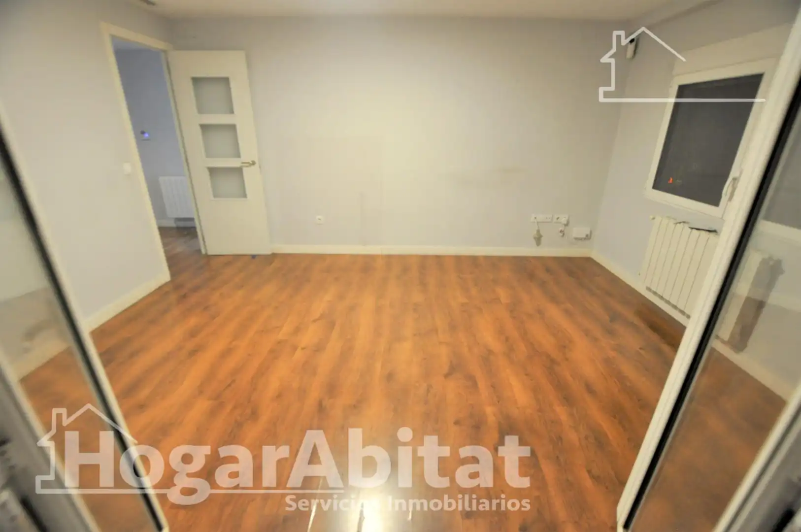 Bedroom of Flat for sale in Valencia  with Air Conditioner, Heating and Parquet flooring