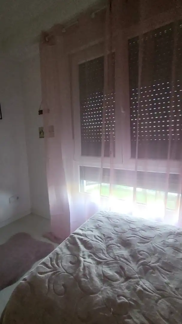Habitación de Casa adosada de alquiler en Cangas  con Aire acondicionado, Calefacción y Jardín privado