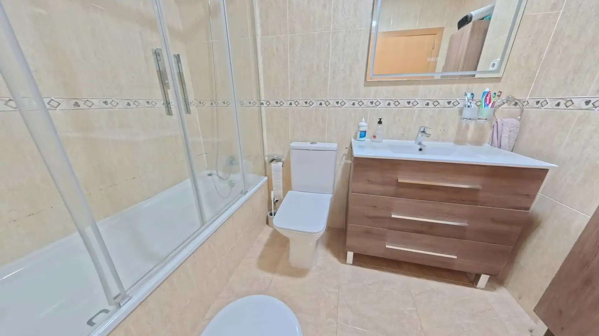 Badezimmer von Wohnung zum Verkauf in Sant Jaume dels Domenys mit Heizung, Schwimmbad und Balkon