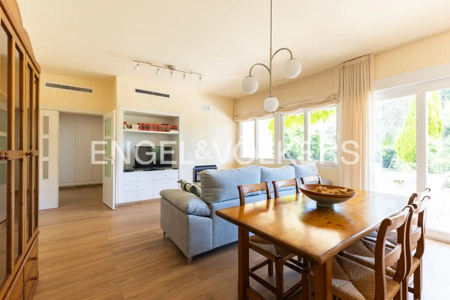 Sala de estar de Casa o chalet en venta en Castellón de la Plana / Castelló de la Plana con Aire acondicionado, Calefacción y Jardín privado