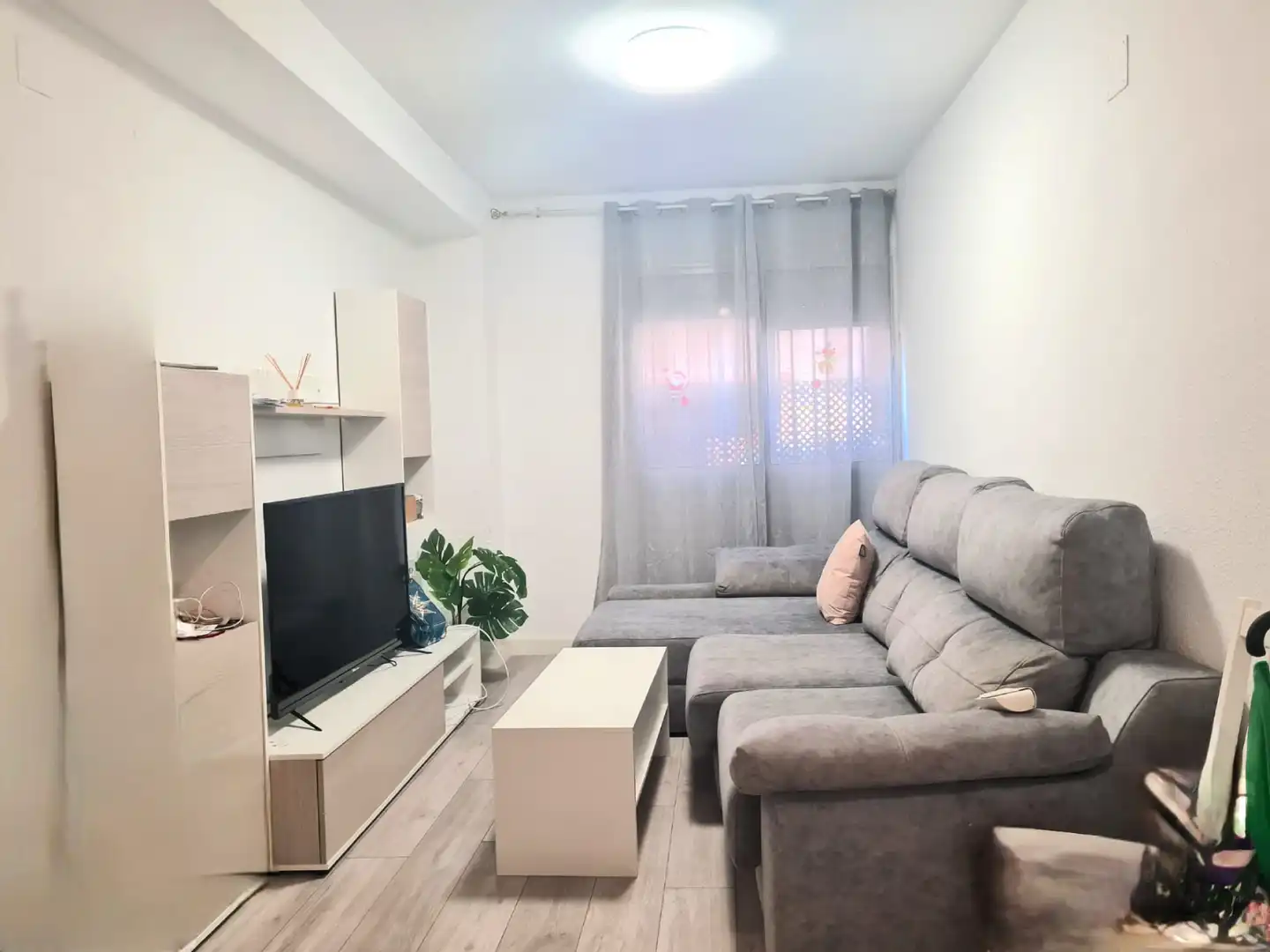 Living room of Flat for sale in Sevilla  with Air Conditioner