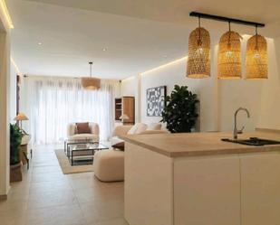 Sala d'estar de Apartament de lloguer en Marbella amb Aire condicionat, Calefacció i Terrassa