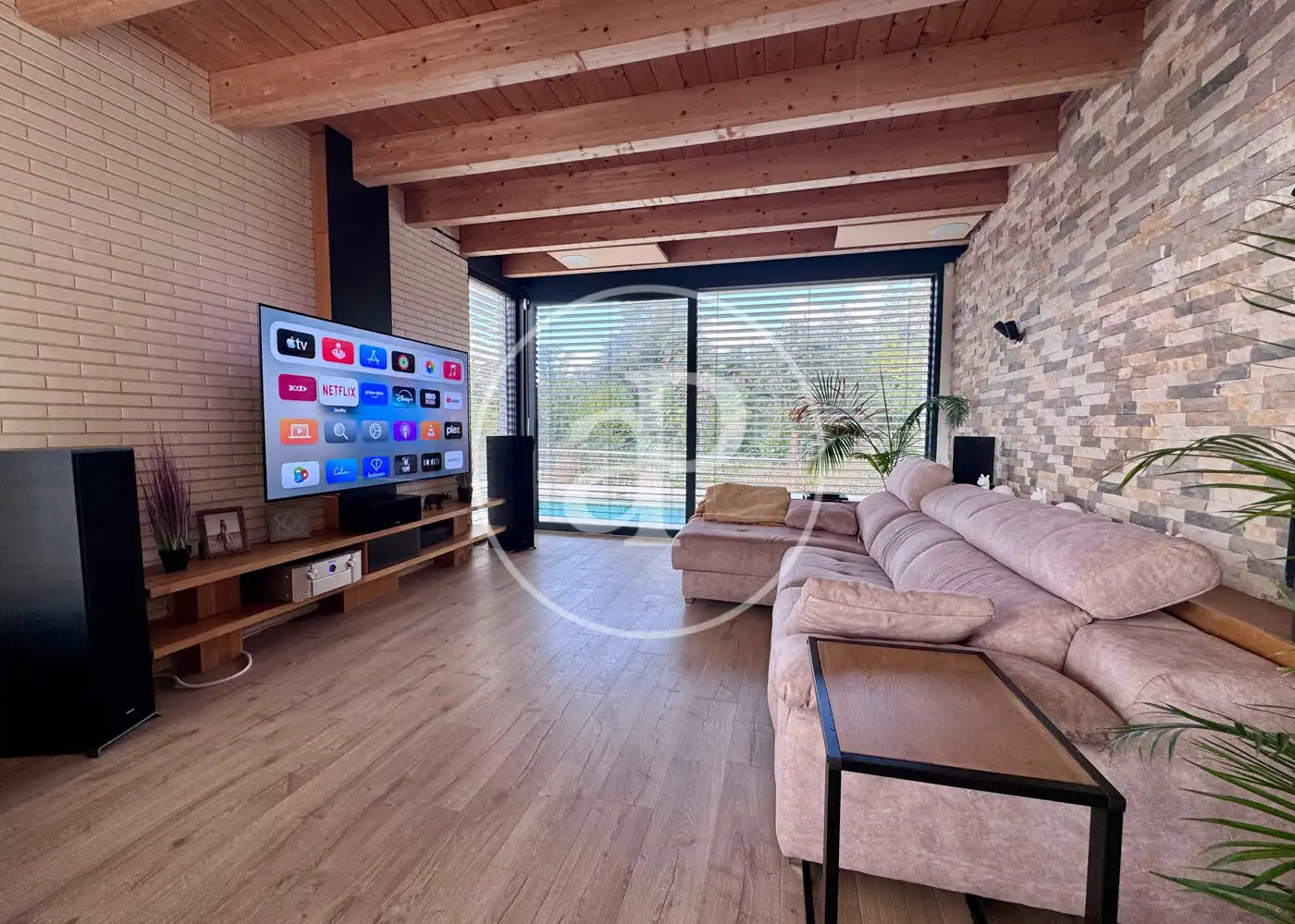 Sala de estar de Casa o chalet en venta en Begues con Aire acondicionado, Calefacción y Jardín privado