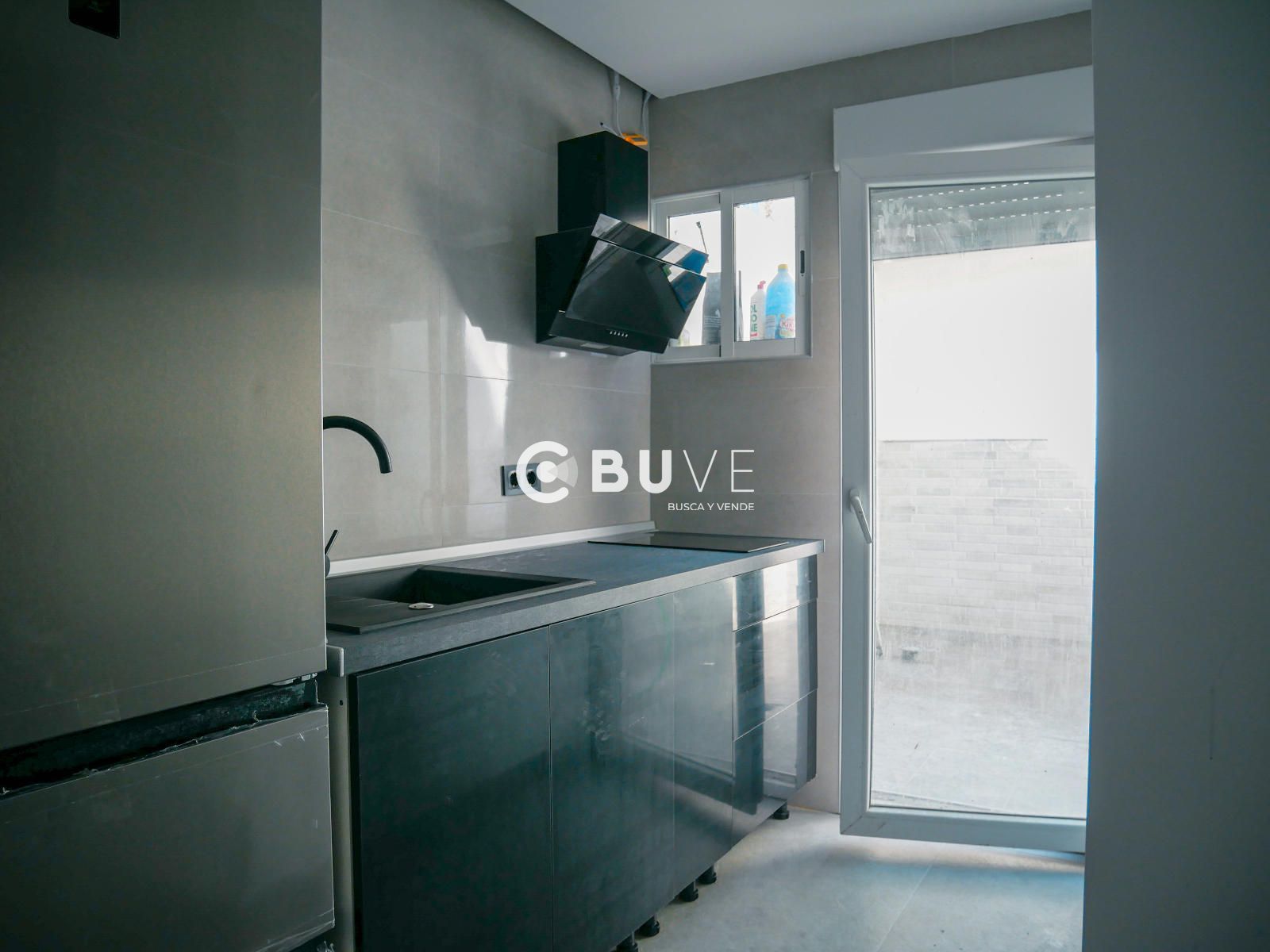 Cuina de Pis en venda en  Sevilla Capital amb Terrassa