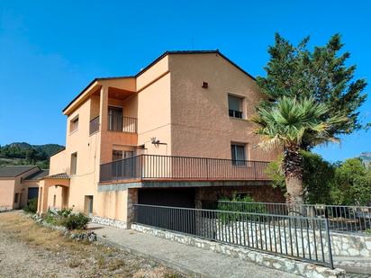 Vista exterior de Casa o xalet en venda en Beceite amb Jardí privat, Terrassa i Piscina