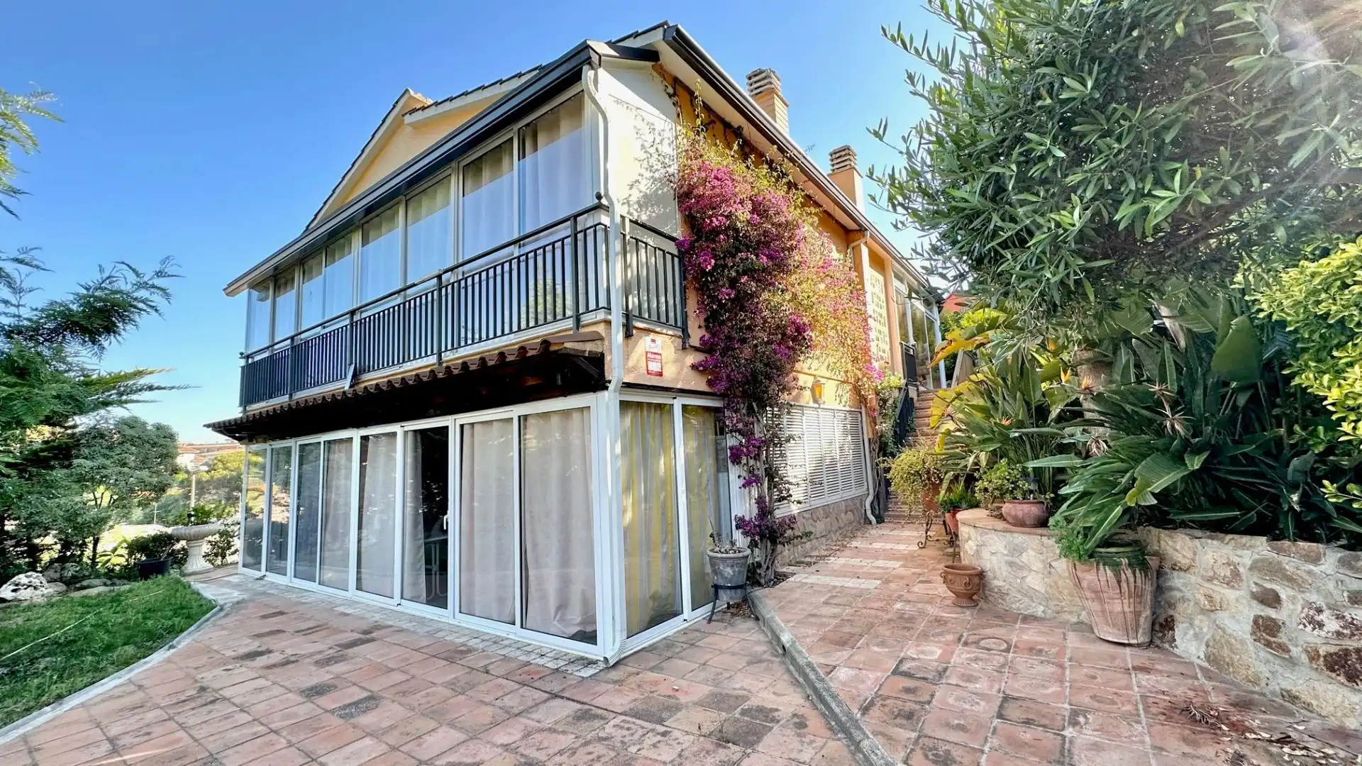 Vista exterior de Casa o xalet en venda en Lloret de Mar amb Aire condicionat, Jardí privat i Terrassa
