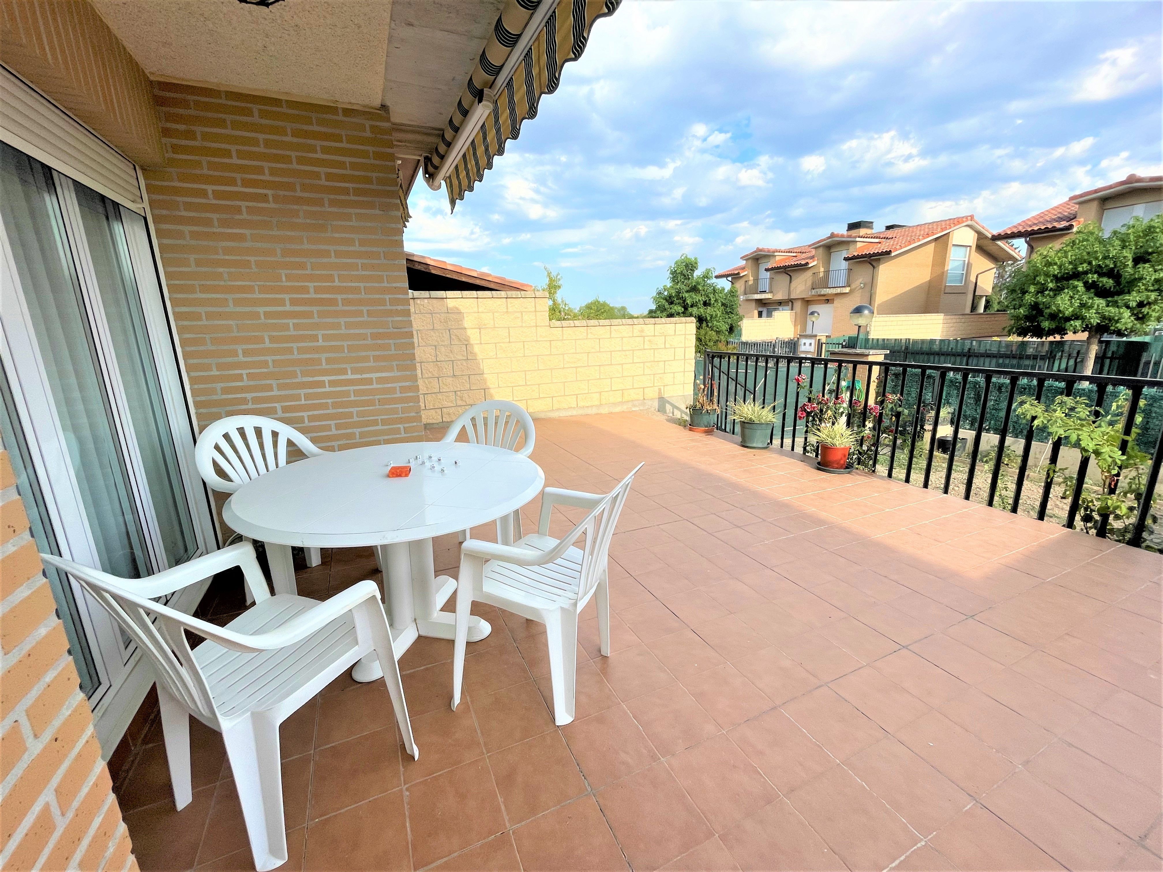 Terrace of House or chalet for sale in Castañares de Rioja  with Heating, Private garden and Parquet flooring