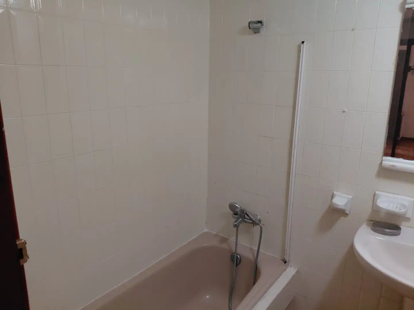 Baño de Dúplex de alquiler en A Coruña Capital  con Jardín privado, Parquet y Amueblado