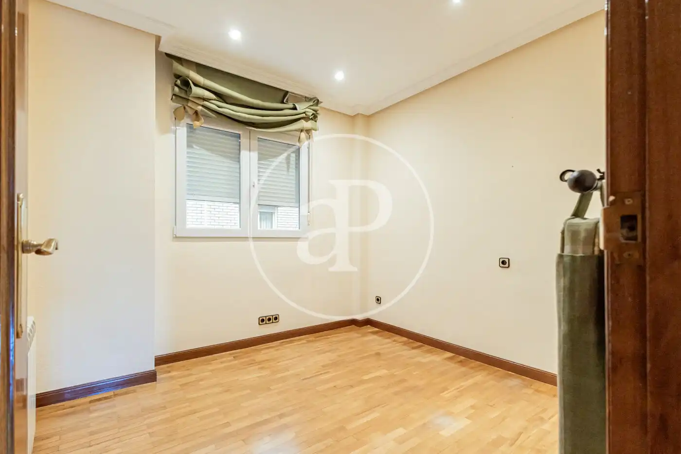 Bedroom of Flat for sale in Fuencarral - El Pardo