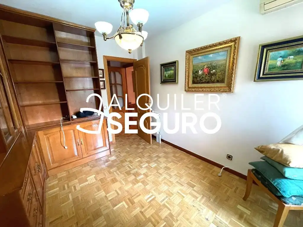 Wohnung zur Miete in Madrid mit Heizung, Terrasse und Möbliert