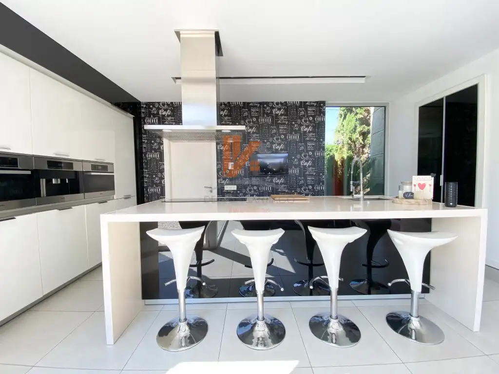 Cocina de Casa o chalet en venta en Ames con Jardín privado, Terraza y Piscina