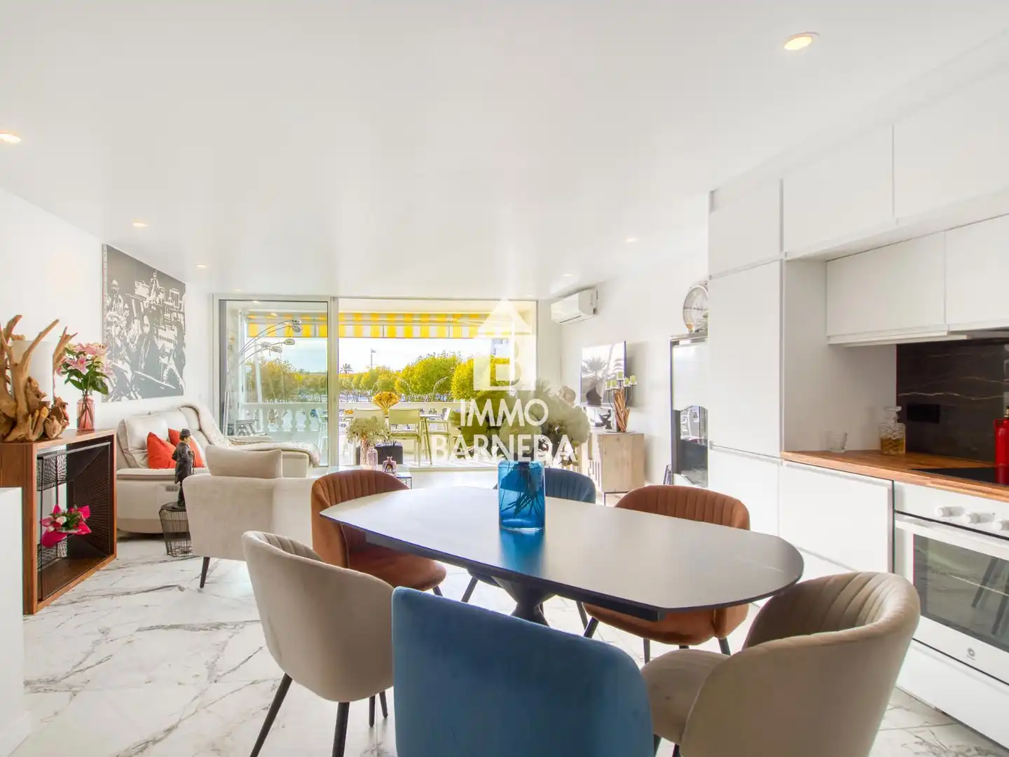 Wohnzimmer von Wohnung zum Verkauf in Empuriabrava mit Klimaanlage, Heizung und Terrasse