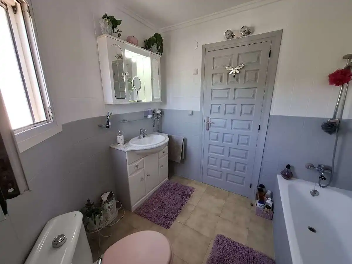 Baño de Casa o chalet en venta en Guardamar del Segura con Calefacción, Jardín privado y Terraza