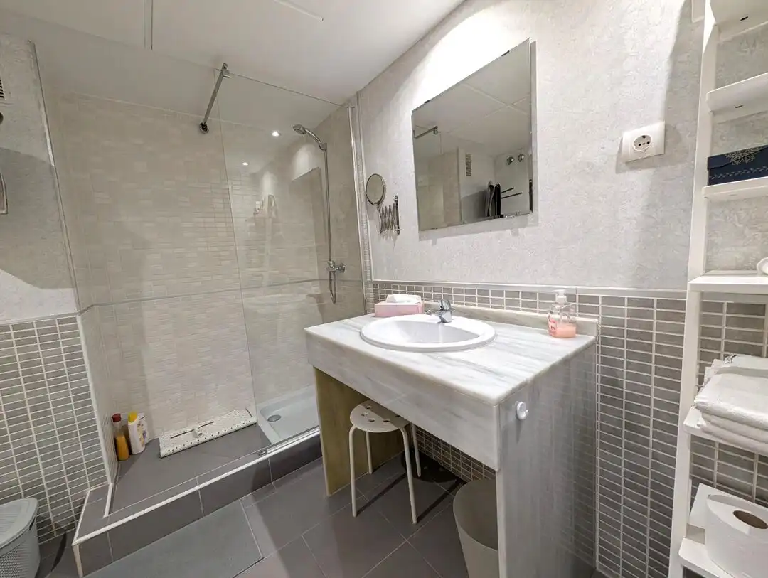 Bathroom of Apartments for sale in La Alcaidesa  with Air Conditioner, Heating and Terrace